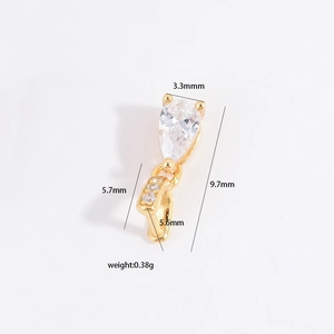 Dettaglio del gancio per pendente in argento S925 con zircone a pera 9,7mm x 3,3mm