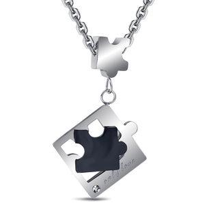 Collana a puzzle in argento con intarsio nero e incisione con diamante only love