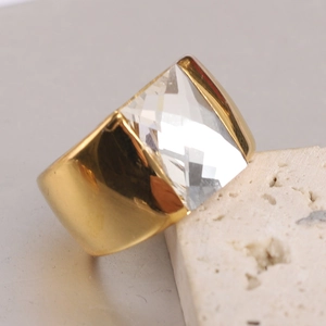 Bague en acier inoxydable doré de 14mm avec un grand cristal rectangulaire sur pierre