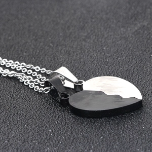 Best Friends Edelstahl-Halskette mit geteiltem Herz in Schwarz und Silber-Finish