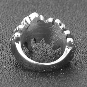 Punk retro schedel klauw titanium stalen ring met geborstelde metalen textuur
