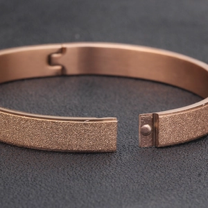 Modern 8mm rose gold stainless steel frosted bangle with a side-pressure buckle