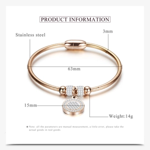 Détails du bracelet en acier inoxydable or rose avec diamètre 63mm et fermoir aimant
