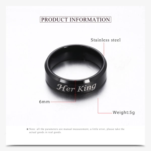 Anello da uomo in acciaio inossidabile nero da 6mm con incisione Her King e specifiche
