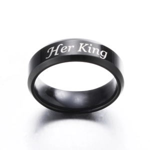 Anello in acciaio inossidabile nero con incisione Her King per coppie stile moderno