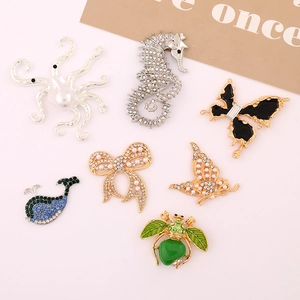 Alloy Animal Hollow Flower Pendants Rhinestone Artificial Pearl DIY Shoe Charms Phone Case Accessories Butterfly Bee Whale Octopus Jewelry Supplies