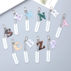Korean Style Acrylic Alphabet Keychain Elegant Marble Texture Letter Bag Pendant With French Quote Tag Key Ring Accessory For Women