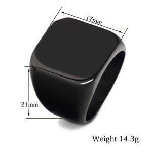 Macro shot of 17mm black square stainless steel ring with 14.3g weight detail