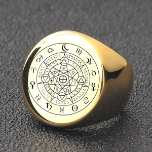 Anello con Sigillo Vintage in Acciaio Inossidabile 304 per Uomo Simboli di Astrologia Zodiacale Incisi al Laser Top Tondo Geometrico Oro Acciaio Fascia Gioielli Regalo