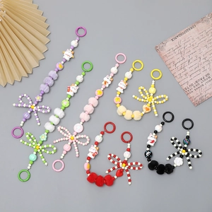 Porte-clés en perles faits main avec pompons et pendentifs chat mignons en six couleurs