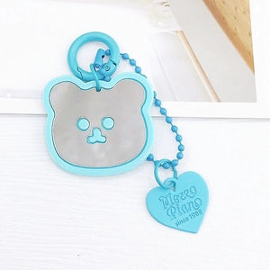 Porte-clés miroir ours bleu clair en acrylique avec breloque cœur et chaîne à billes