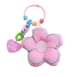 Porte-clés tournesol en tissu rose avec chaîne colorée et pendentif sur fond blanc pur