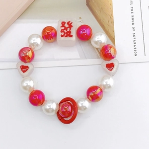 Bracelet de perles mah-jong en acrylique avec perles blanches et breloques cœur
