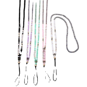 Cordons de téléphone colorés avec perles LOVE en acrylique en cinq variantes de couleur
