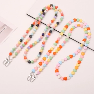Cordon de Téléphone Bandoulière en Perles de Cœur Fait à la Main pour Femmes Perles en Résine Colorées Dragonne Anti-Perte Accessoire de Sac