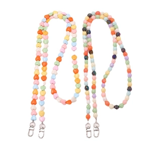 Chaîne de téléphone bandoulière en perles de cœur colorées avec fermoirs mousquetons