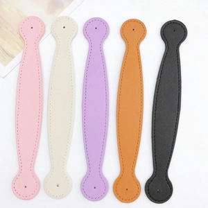 Détail de dragonnes DIY en cuir PU texturé de cinq couleurs avec coutures fines