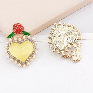 Pendentif cœur élégant avec rose rouge et perles pour coques de téléphone ou accessoires