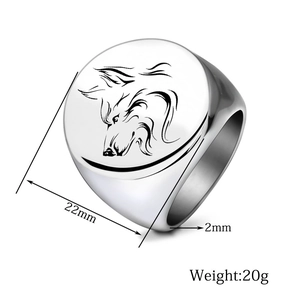 Vue détaillée de la bague chevalière loup en acier inoxydable 22mm avec totem et dimensions