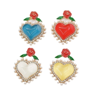 Pendentifs cœur en émail avec roses rouges et perles pour bijoux DIY en quatre couleurs