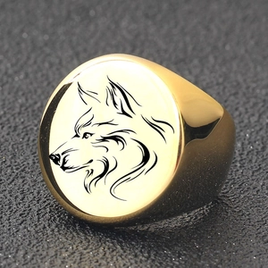 Chevalière en acier inoxydable doré poli avec gravure de tête de loup sur face ronde