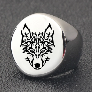 Bague vintage pour homme en acier inoxydable avec gravure de tête de loup de style tribal