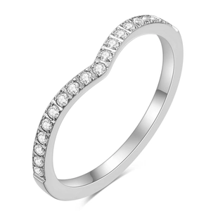 2MM silver V-shaped stainless steel ring with single row of sparkling diamonds