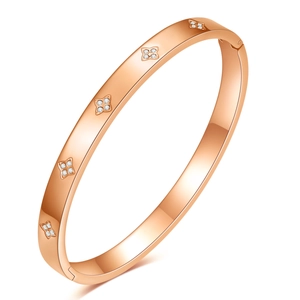 6mm roségouden roestvrijstalen open armband met vijf bloemvormige kruisjes met zirkonia