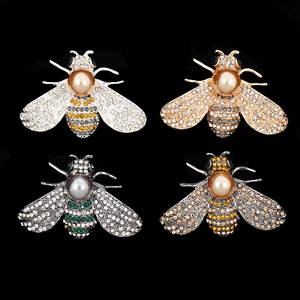 Creative DIY pearl rhinestone bee charms for phone cases in four metallic colors