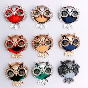 Juego de broches de búho en nueve colores con chapado de metal en oro y plata