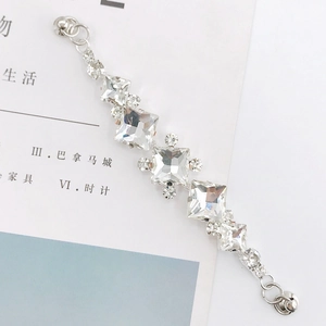 Lujosa pulsera de aleación de plata con circonitas cuadradas y cristales claros
