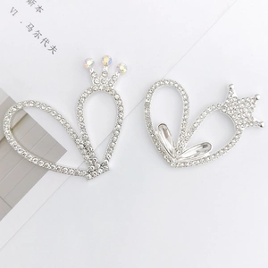 Amuletos de corazón y corona de aleación de zinc con diamantes para fundas de móvil DIY