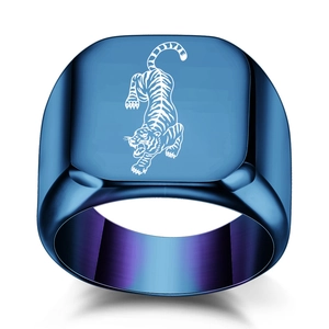 Blue and purple gradient punk tiger signet ring in laser engraved stainless steel