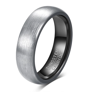 Minimalistischer Wolframcarbid-Ring mit grauer Bürstenoberfläche und schwarzer Innenseite