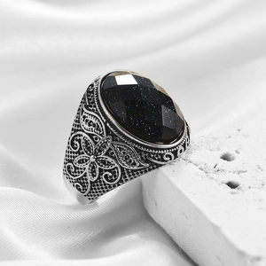 Anello vintage da uomo in acciaio con pietra blu arenaria e incisioni floreali