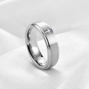 Anello 6mm in carburo di tungsteno spazzolato con croce laser e bordi lucidi da uomo