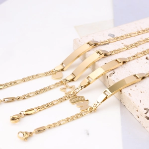 Edelstahl Figaro Kette ID Armband Für Kinder Gravierbare Platte Herz Stern Krone Bär Charm Minimalistischer Schmuck Für Mädchen Geschenk