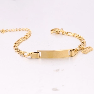 Goldenes Edelstahl-Figaro-Armband mit rechteckiger ID-Platte und Kronen-Anhänger