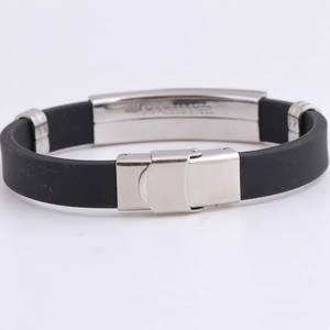 Schwarzes Silikonarmband im Hip-Hop-Stil mit Edelstahlkreuz und Große Mauer Muster