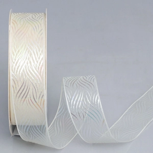 Makro-Detail von irisierendem Wellen-Organzaband mit lichtdurchlässigem Laser-Finish