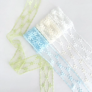 Cinta de encaje con diseño de estrellas en verde claro, azul y beige para manualidades DIY