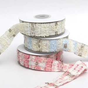 Détails de rubans décoratifs en tweed multicolore avec fils métalliques sur bobines
