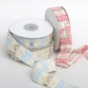 Rubans tissés à carreaux rose et bleu avec fil métallique doré et texture pelucheuse