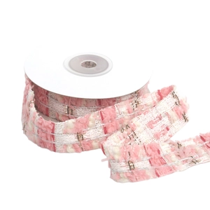 Ruban de tweed rose et blanc avec fil doré en rouleau pour décorations textiles