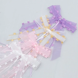 Ruban de Nœud en Organza Satin Avec Longs Rubans Bord en Cœur Nœud Décoratif pour Mariage Saint Valentin Fête Emballage Cadeau Rétroviseur Voiture Maison