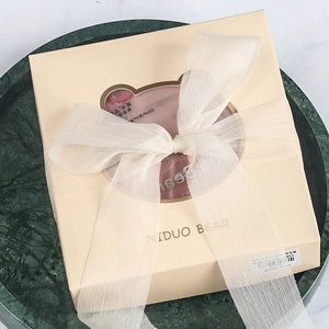 Elegant gift box with 4cm white chiffon ribbon and bear-shaped window for weddings