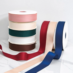Rouleaux de rubans de satin mat multicolores pour emballage cadeau et bouquets de fleurs