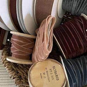 Rolls of 10m vintage multi-color 1cm velvet ribbon for gift wrapping and bows