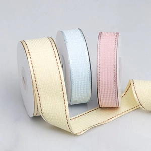 Detailansicht gewebter Beflockungs-Karobänder in Beige Blau und Rosa für DIY-Bastelarbeiten