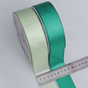 Groen 4cm polyester satijnen lint voor DIY strikken en luxe geschenkverpakking